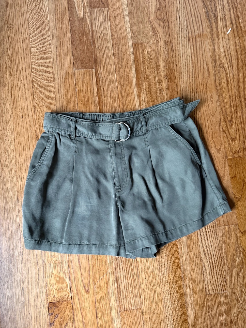 LOFT Olive Green High-Waist Belted Women’s Shorts, Small NWT
